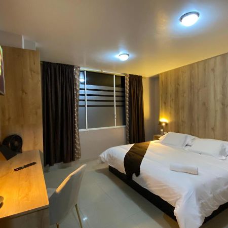 Hotel Wampushkar Zamora Εξωτερικό φωτογραφία